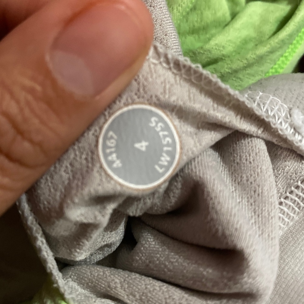 Lululemon No Limits Tank Top  Built in Bra Green - Picture 11 of 11